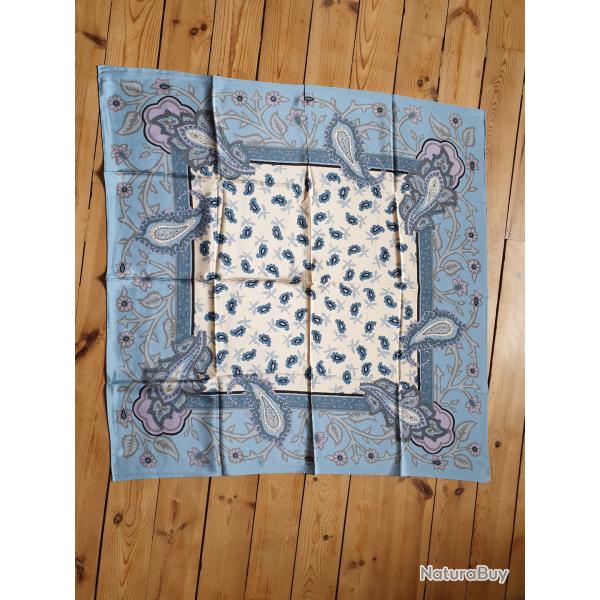 Carré de mousseline de soie Christian Martin neuf dans sa pochette d'origine