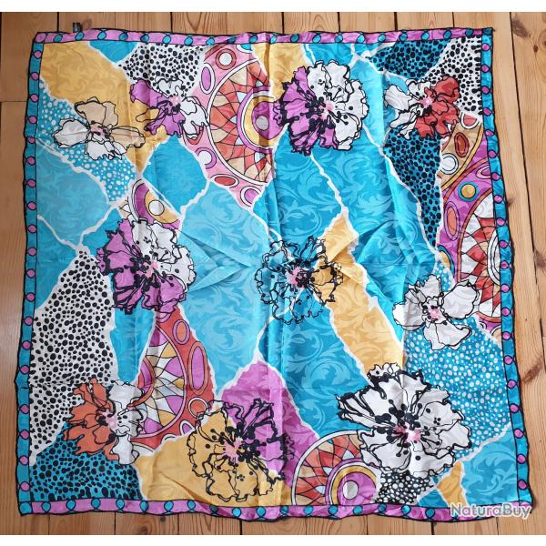 Carré de mousseline de soie Christian Martin bleu dans sa pochette d'origine