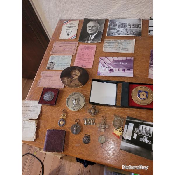 LOT DE MEDAILLE ET DE PAPIERS D UN ANCIEN DE LA 2 éme DB