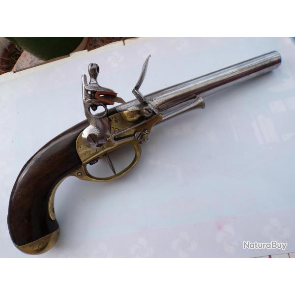 PISTOLET 1777 AVEC SON CROCHET DE CEINTURE