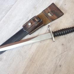V 268028 Baionnette Suisse FASS 57 Victorinox + porte fourreau en cuir