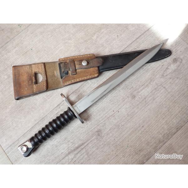 V 174135 Baionnette Suisse FASS 57 Victorinox + porte fourreau en cuir