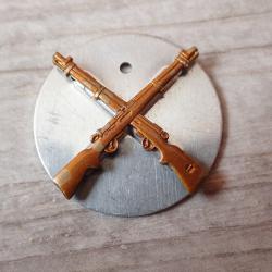 Insigne avec fusils suisses RUBIN SCHMIDT - Cavalerie ?  Décoratif