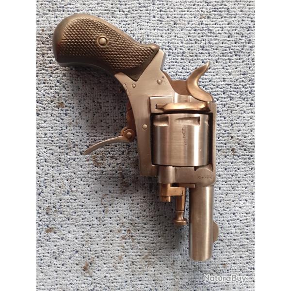 Jolie Bulldog 320