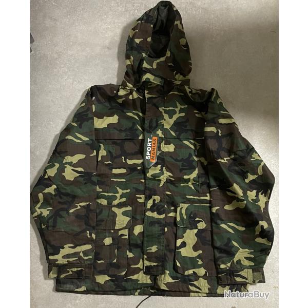 VESTE AVEC CAPUCHE