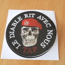 AUTO-COLLANT "LE DIABLE RIT AVEC NOUS "
