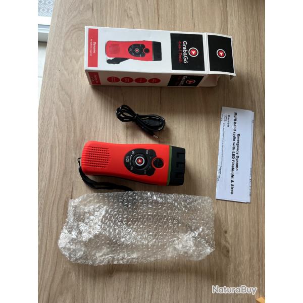 Radio + lampe  batterie et dynamo