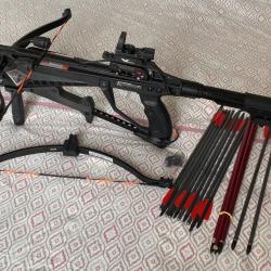 Arbalette EK ARCHERY peu servie excellent état.
