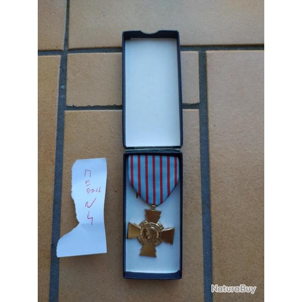 MEDAILLE CROIX DU COMBATTANT  AVEC SA BOITE   OPEX AFGHANISTAN ALGERIE INDOCHINE LIBAN N4
