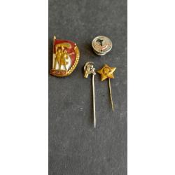 LOT DE 4 INSIGNES SOVIETIQUE