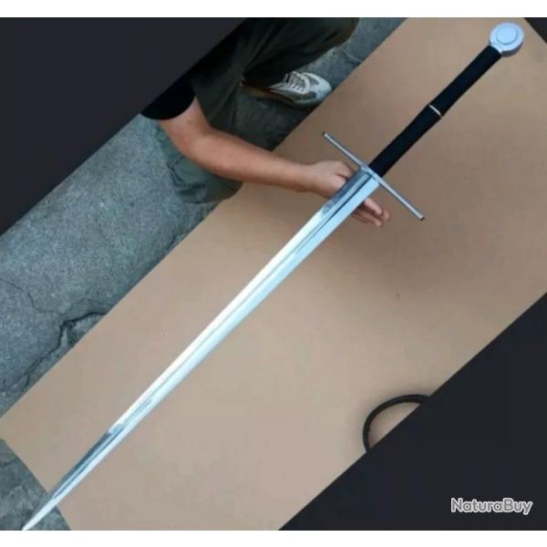Epee mdivale a deux main, tranchante rasoir, acier ressort, solide, incassable, bataille !