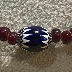 magnifique collier de traite indiensde plaines perles a chevron et rouge interieur blanc