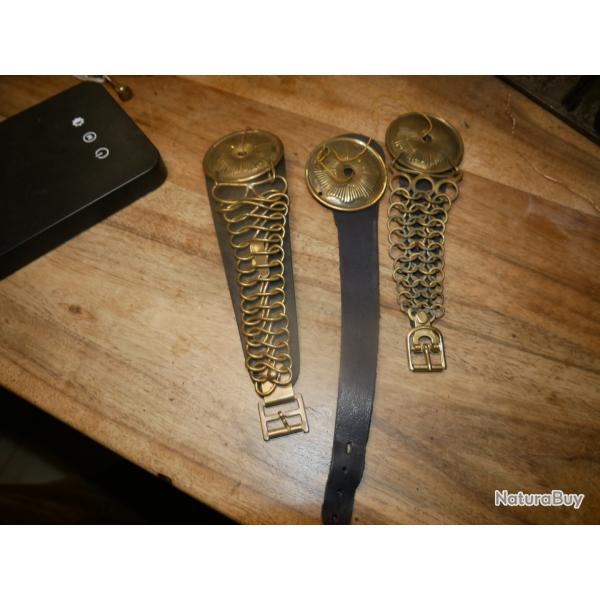 Lot de d'lments de Jugulaires de casque de cuirassier Franais modle 1845