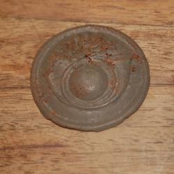 Rondache de jugulaire à écaille de casque des Douanes