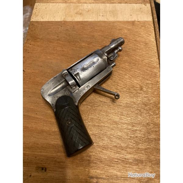 Revolver Hammerless de poche 6mm Velodog