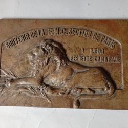 PLAQUE EN BRONZE SOUVENIR DE LA F.N.C. SECTION DE PARIS A LEUR REGRETTE CAMARADE