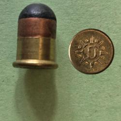 Une 9 mm Flobert anulaire  double culot Maque ( D ) indéterminée Francaise ou Allemande