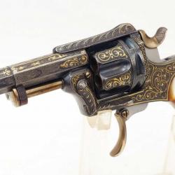 LUXUEUX REVOLVER FAGNUS MAQUAIRE CALIBRE 320 OFFERT PAR LE MARECHAL FOCH A LOUIS MOUILLESEAUX France