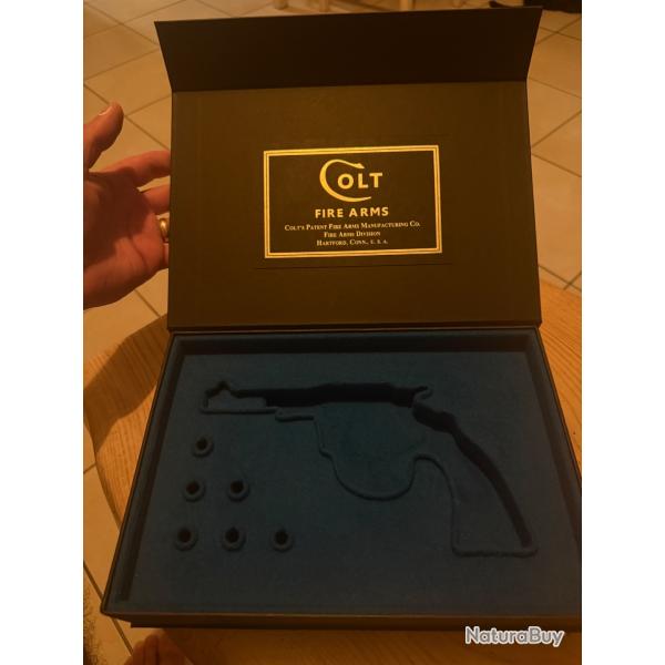 COFFRET COLT POLICE POSITIVE 38