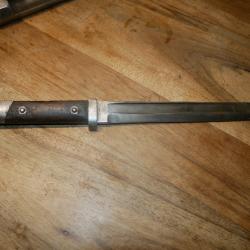 Baïonnette Autrichienne STEYR 1888 modifiée en poignard sûrement pour la première guerre mondiale