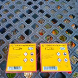 2 BOITES 10 CS ( GAZ ) CARTRIDGES 9 MM PA