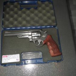 SMITH-&-WESSON  model 629
