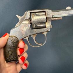 HARRINGTON RICHARDSON YOUNG AMERICA FIRST MODEL cal. 32sw short