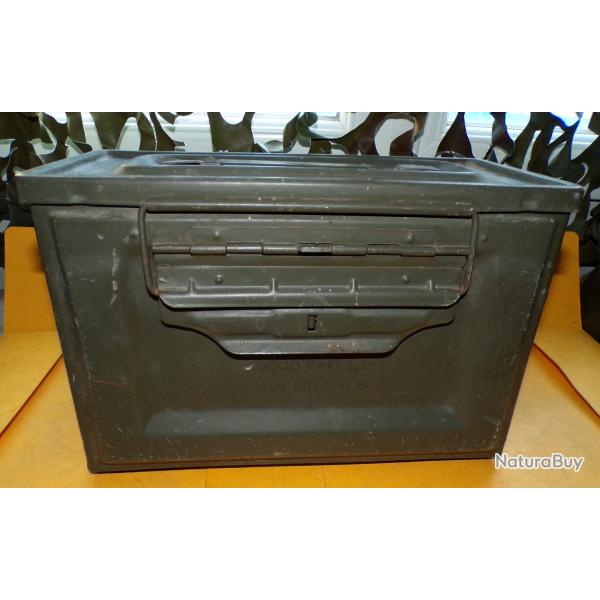 ARMEE FRANCAISE:CAISSE EN METAL ,POIDS 2,350 KG DIMENSION LONGUEUR30 CM HAUTEUR 19 CM LARGEUR 15