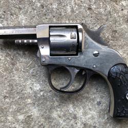 TRES BEAU HARRINGTON ET RICHARDSON CAL 22RF 7 COUPS "YOUNG AMERICA"