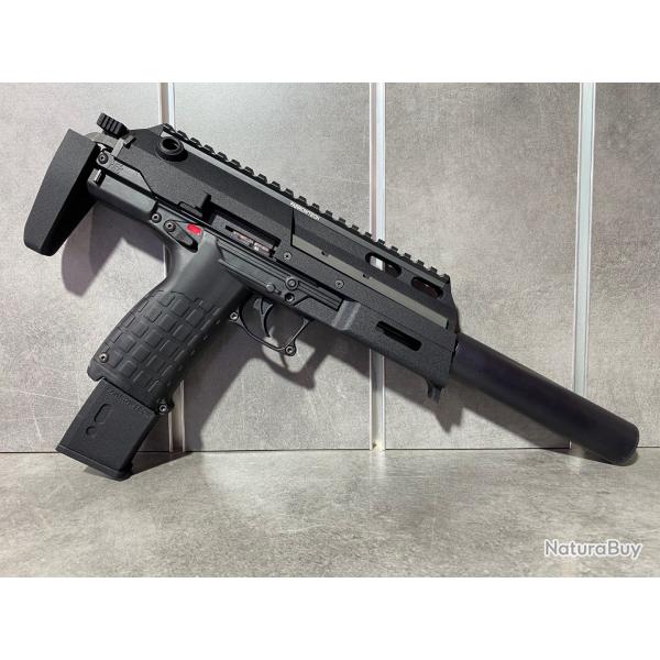 "EXCLUSIVIT: HK MP7 at Home" Pistolet Farrowtech FT7 Calibre 22 Lr avec silencieux.