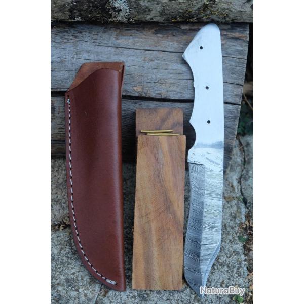 Lame Clip Point Damas 256 Couches Lame A Customiser Le Manche Plaquettes Bois + Etui Cuir Artisan 01