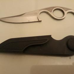 couteau griffe de combat taillè dans une seul piece trophy master etui ceinture