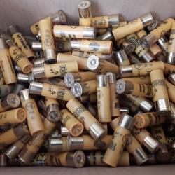 Lot de 133 cartouches diverses cal.20