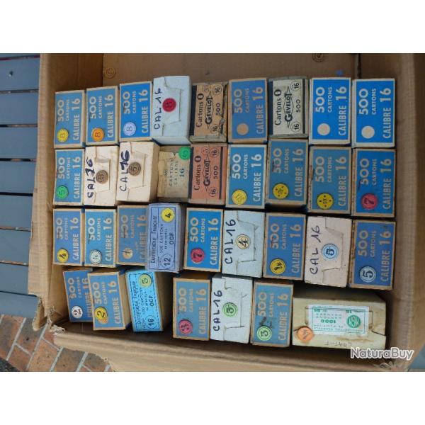 Cartons de fermeture et de remplissage.
