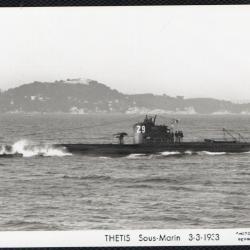 CPA - Marine de Guerre - Le Sous-Marin  " THETIS " N°1572