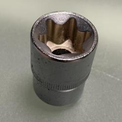DOUILLE TORX FEMELLE E24