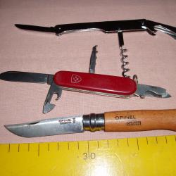 3 COUTEAUX de poche de table 1 OPINEL N°8. 1 SUISSE VICTORINOX 1 DREIZACK .CAMPING- CHASSE-RANDONNEE