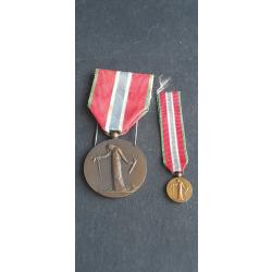 MEDAILLE DES DEPORTES ET SA MINIATURE