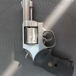 SMITH & WESSON model 64-6 POLICE INOX 3 POUCES