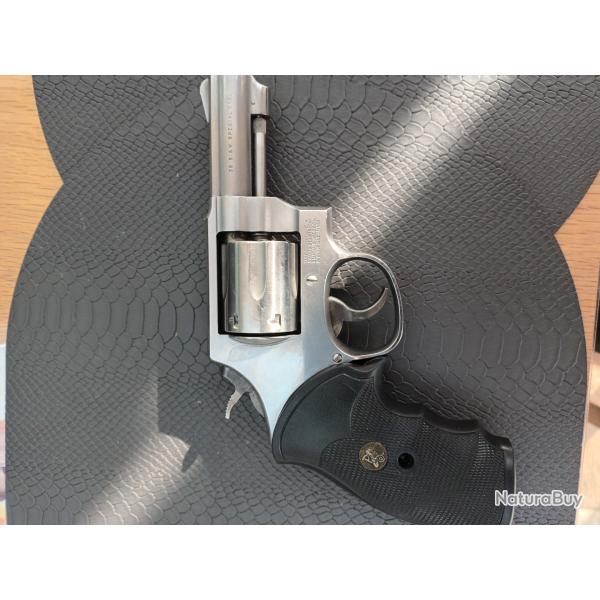 SMITH & WESSON model 64-6 POLICE INOX 3 POUCES