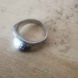 Bague en argent.