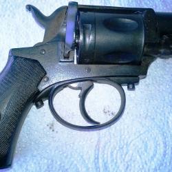 Joli revolver 8.92