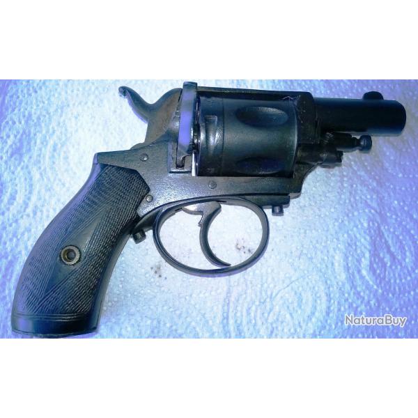 Joli revolver 8.92