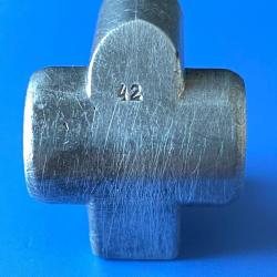 Vend fond de chargeur alu Luger P08 - Poinçon 42