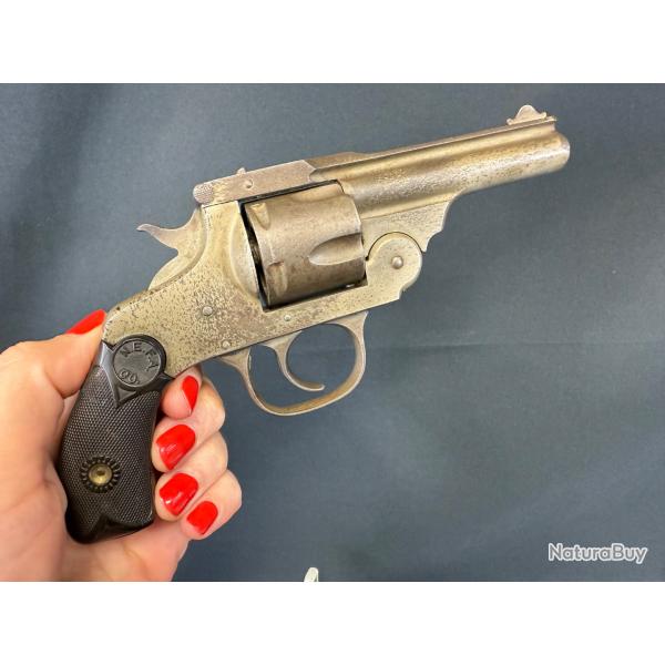 REVOLVER NEW ENGLAND FIRE ARMS CO.  cal. 38sw