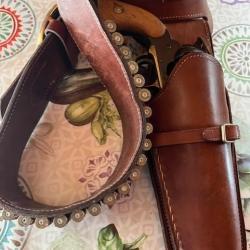 Revolver Remington 1858 mauvais état de tir + ceinturon +holster type droit Bucadero
