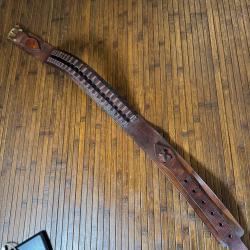 CEINTURON EN CUIR DE BELLE QUALITÉ CARTOUCHIÈRE 22 CARTOUCHES A BALLES