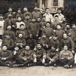 CPA Carte Photo Groupe de Militaires  N&deg;1581