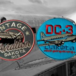 Lot de deux Patchs brodés Vintage Aviation Dakota DC-3 - 85 mm