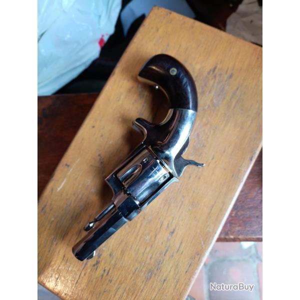 Revolver Hopkins and allen xl4 . Modle 1871